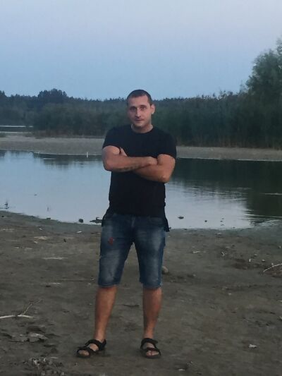  ,   Resident, 41 ,   
