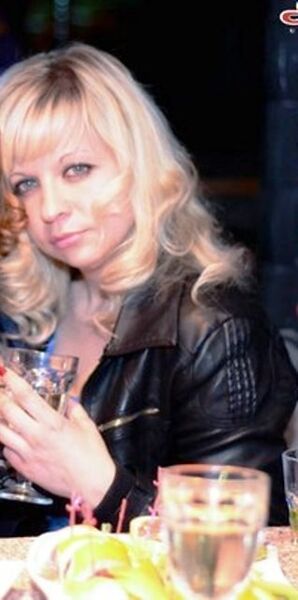  ,   Nika, 43 ,  