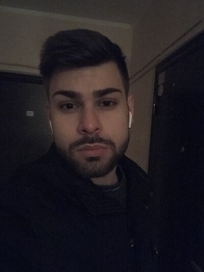  ,   Anton, 32 ,   ,   