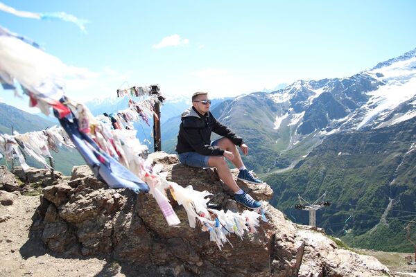  ,   Artem, 38 ,   