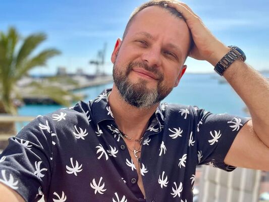  ,   Anton, 46 ,     , c 