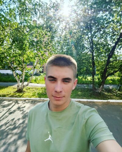  ,   Maxim, 32 ,   ,   , c , 