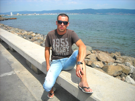  -,   Vitalij, 37 ,   