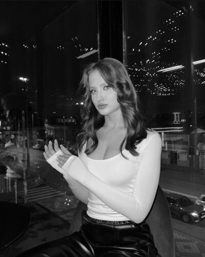  -,   Alina, 25 ,   ,   