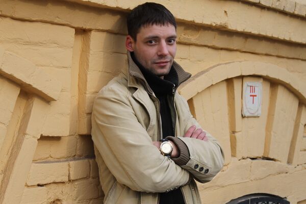  ,   Max Prav, 40 ,   ,   , c 