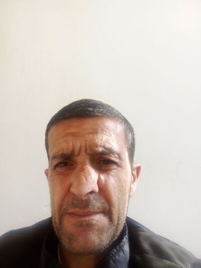  ,   Armen, 33 ,   ,   