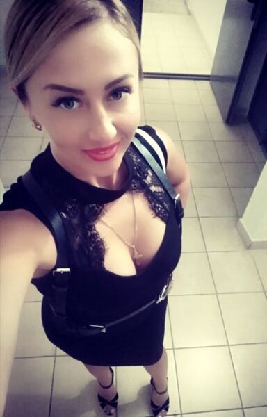  ,   Viktoria, 28 ,   ,   