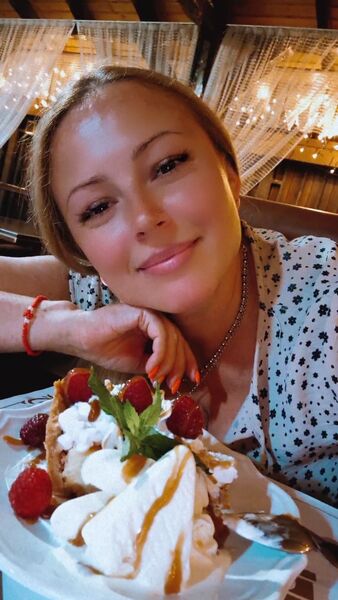  ,   Lana, 42 ,   ,   , c , 