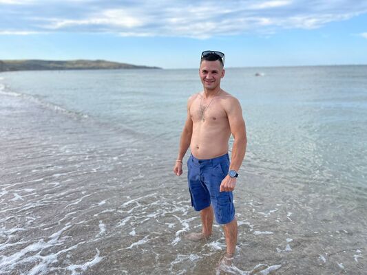  ,   Ruslan, 38 ,   ,   , c 