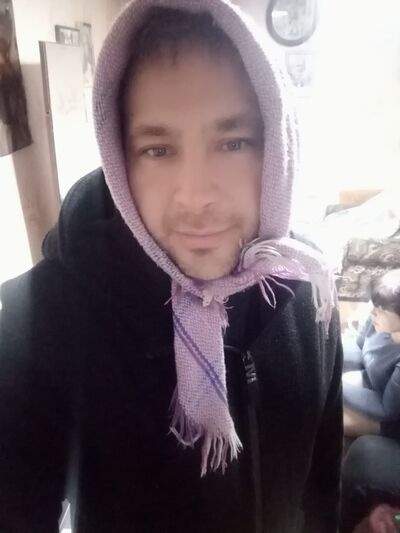  -,   Denis, 39 ,   ,   