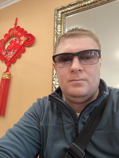  ,   Alex, 37 ,   ,   