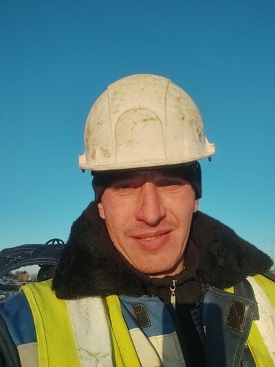  ,   Ruslan, 42 ,   ,   