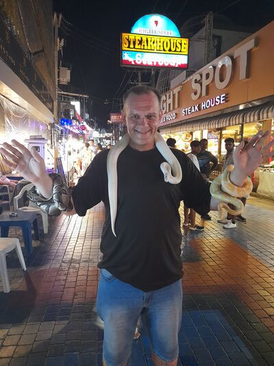  ,   Costas, 43 ,   ,   , c 