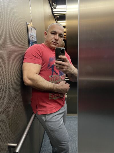  ,   Dhon, 42 ,   ,   