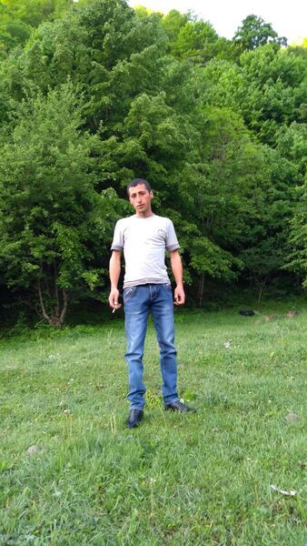  ,   Armen, 32 ,   