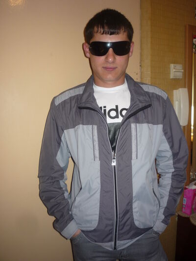  ,   Artem, 31 ,   