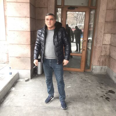  ,   Vahag, 42 ,   ,   