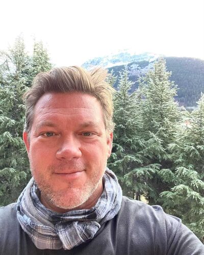  ,   Tom, 56 ,   ,   