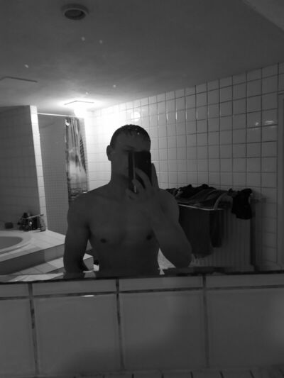  ,   Mihai, 27 ,   