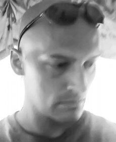  ,   Tom, 49 ,   