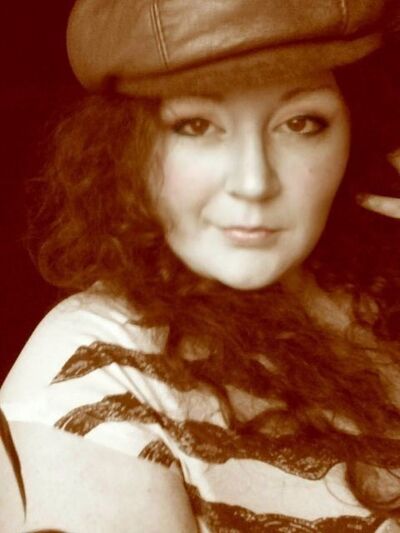  ,   Synny, 36 ,   