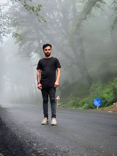  An Cabhan,   Navid, 20 ,   ,   