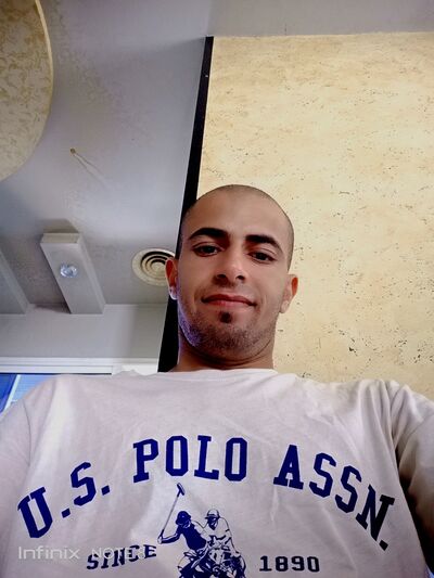  ,   Amir, 37 ,   ,   