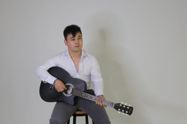  ,   Mr Bond, 29 ,   ,   