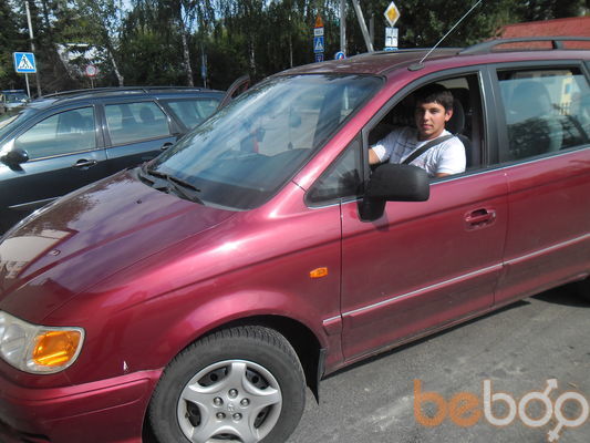  ,   Valentin, 32 ,   