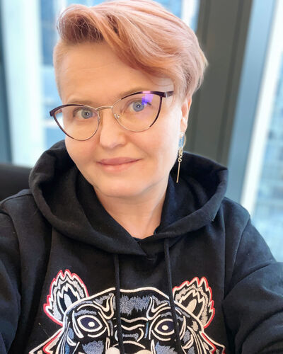  ,   Nina, 41 ,   ,   