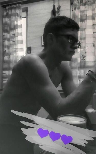  ,   Valentin, 35 ,   ,   