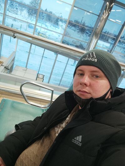  ,   Denis, 33 ,   