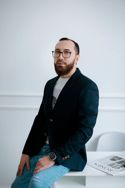  ,   Founder, 34 ,   ,   , 