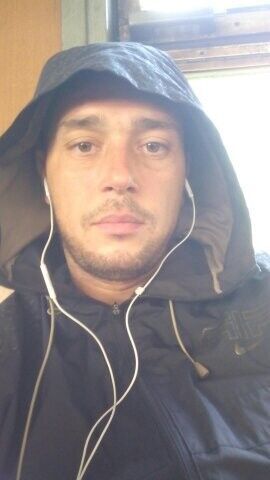  ,   Nik, 42 ,   