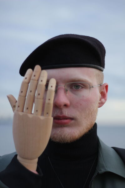  -,   , 22 ,   