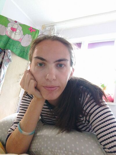  ,   Anya, 24 ,   c 