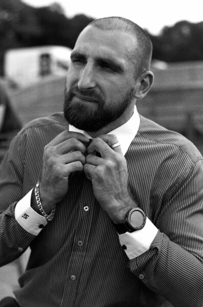  -,   Denis, 34 ,   ,   , c 