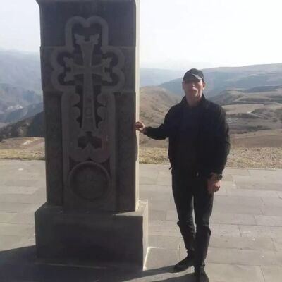  ,   Armen, 36 ,   ,   