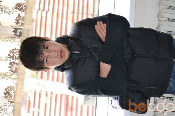  ,   Muha, 32 ,   