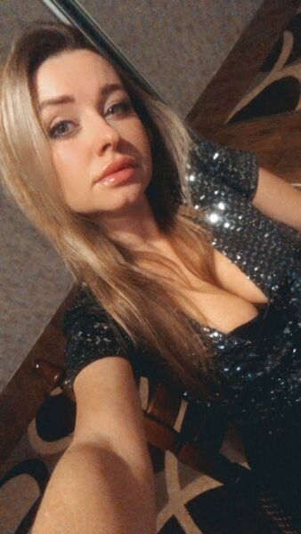  ,   Violetta, 33 ,   ,   