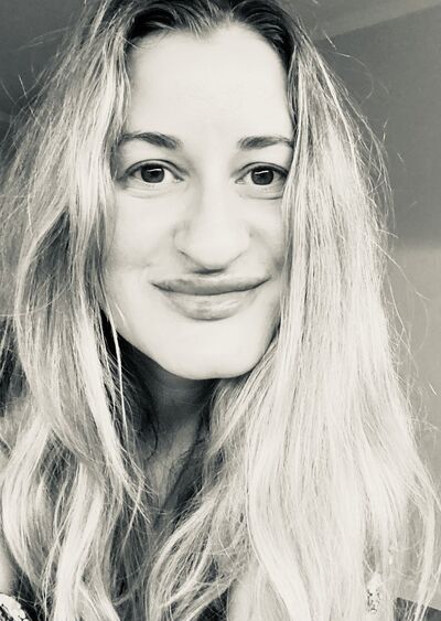  ,   Anastasiia, 38 ,   c 