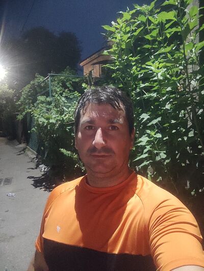  ,   Armen, 39 ,   ,   