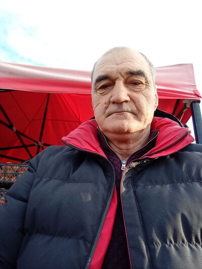  ,   Adil, 49 ,   ,   