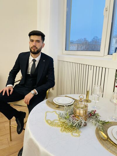  ,   Farid, 33 ,   ,   , c , 