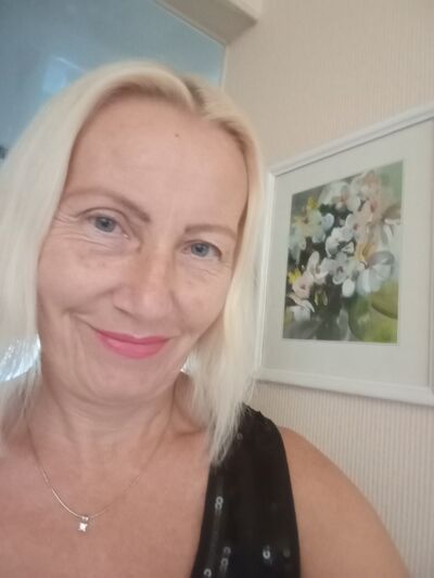  ,   LauraLiza, 59 ,   c 