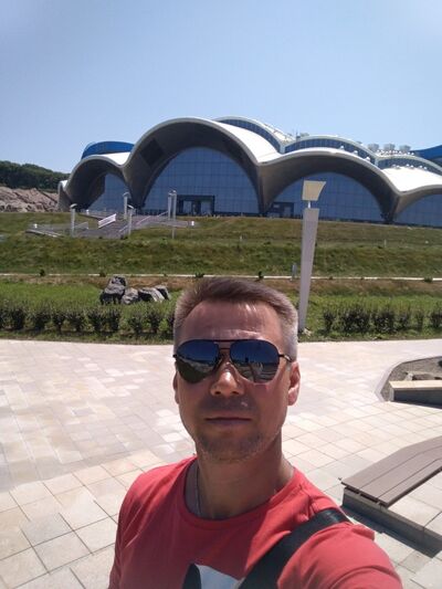  ,   Djekson, 49 ,   