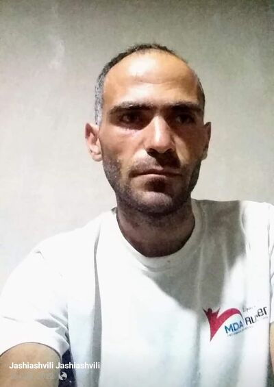  ,   Zura, 35 ,  