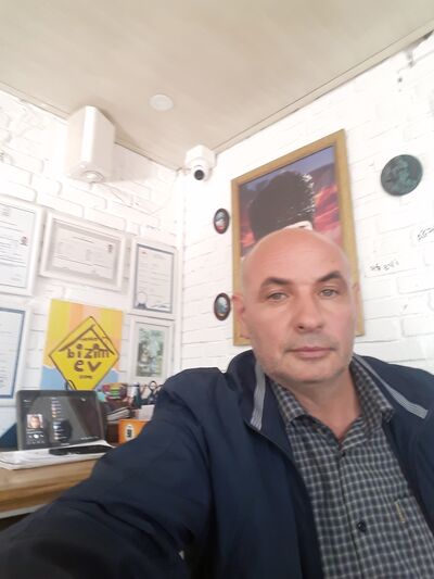  ,   Ali, 52 ,   c 