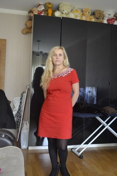  ,   Mari, 54 ,  