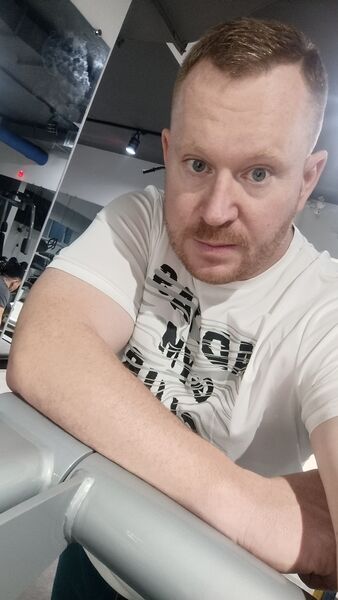  -,   Maxim, 40 ,   ,   , c , 